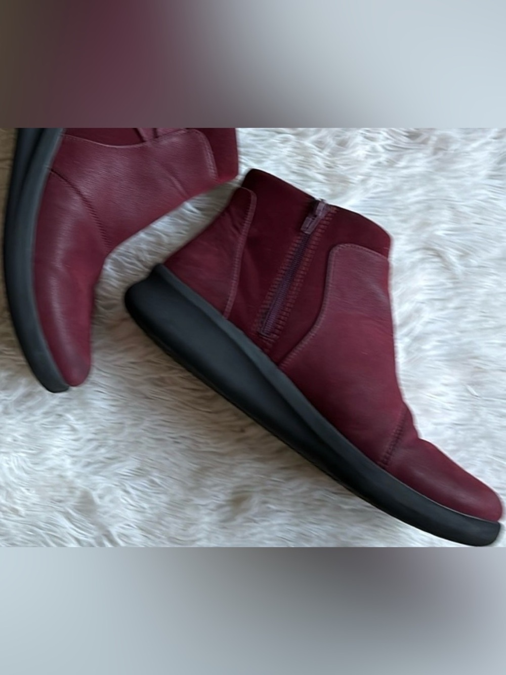 Clarks Sillian 2.0 Hi ankle boots in burgundy- Sz 10